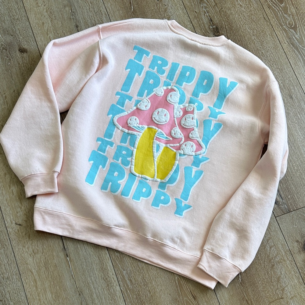 Trippy Mushroom Graphic Sweatshirt - Pastel Pink